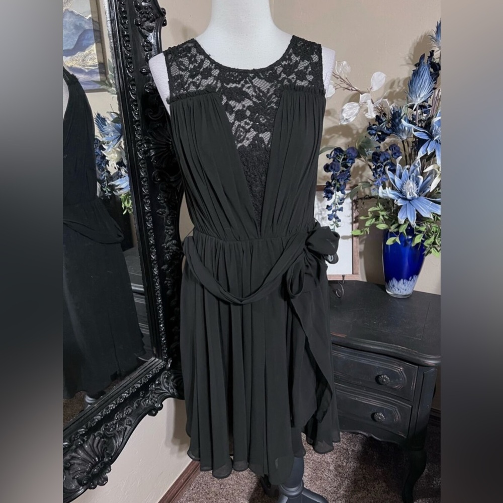Vera Wang lace little black dress